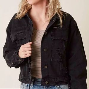 Buckle Le Ali’s Black Crop Jacket